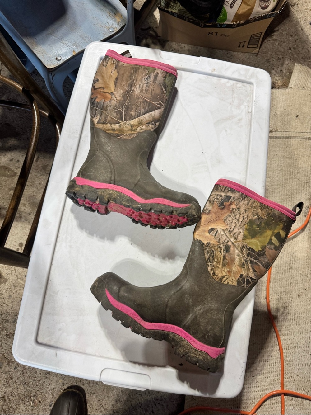 Original Muck Boot Company Waterproof Camo Hinting Boots with Pink Trim